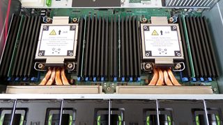 Inside the Fujitsu Server Primergy RX2540 M7