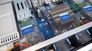 Inside the Qnap TS-h3077AFU