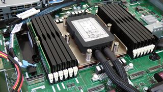 Inside the HPE ProLiant DL325 Gen11